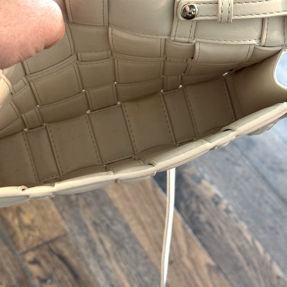 Michael Kors Cream Crossbody Bag - Picture 6 of 8